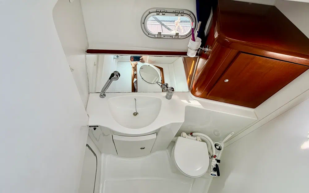 slider 23 Beneteau Antares 980