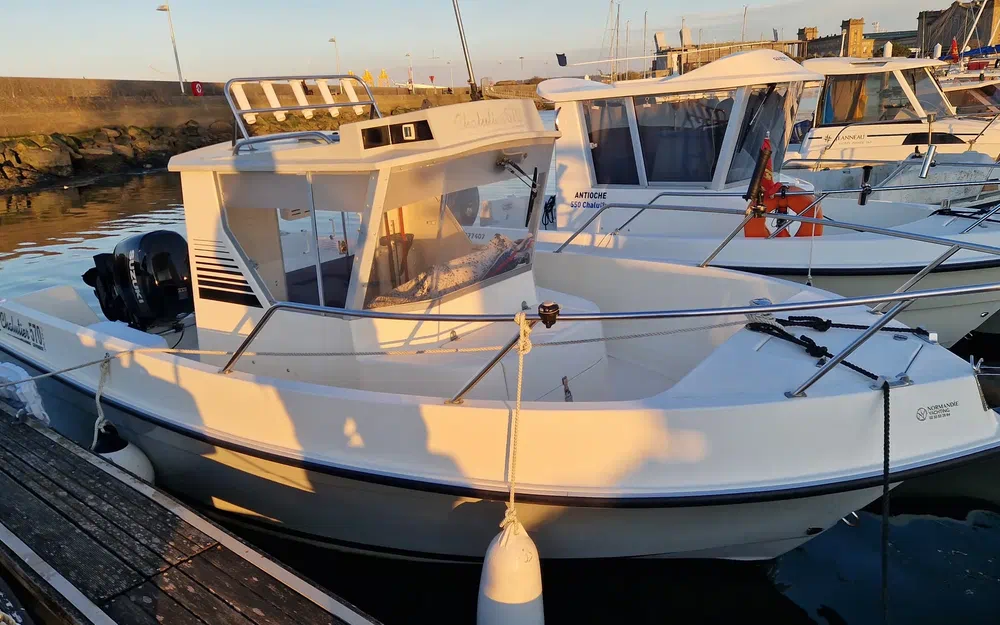 slider 10 Guymarine Antioche 570 Chalutier