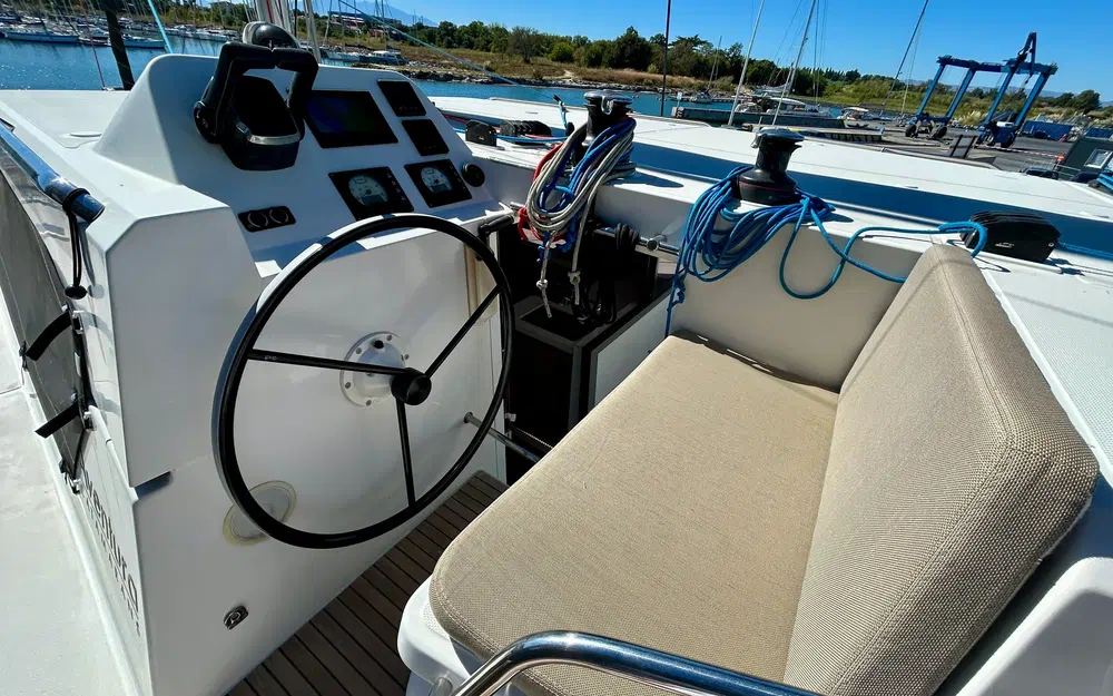 slider 14 Aventura Catamarans A34