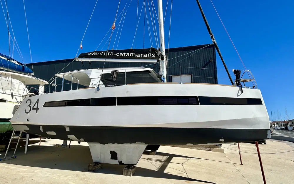slider 0 Aventura Catamarans A34