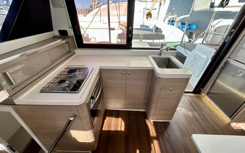 slider 2 Aventura Catamarans A34