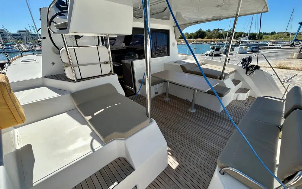 slider 8 Aventura Catamarans A34