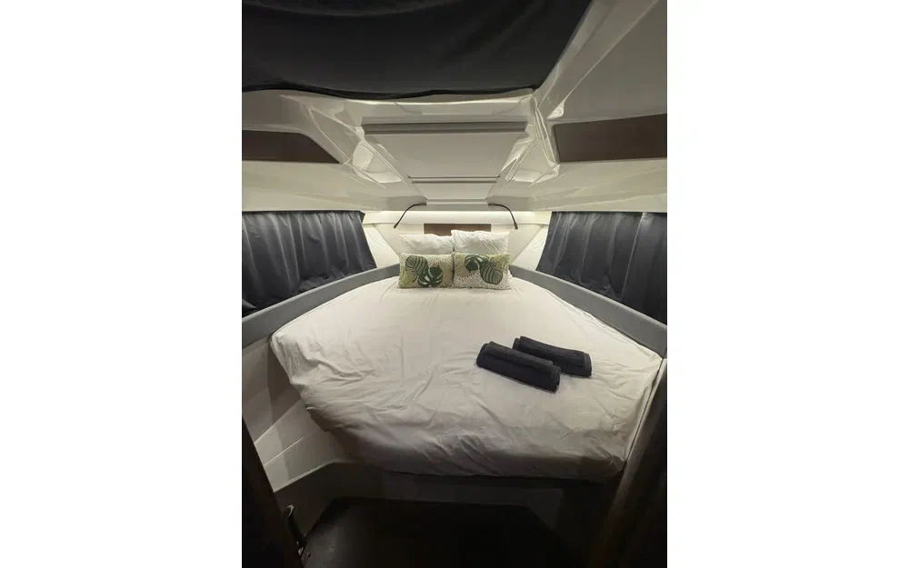 slider 10 Beneteau Antares Serie 9