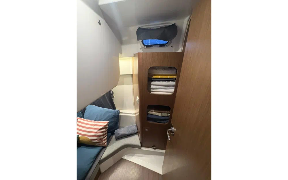 slider 12 Beneteau Antares Serie 9