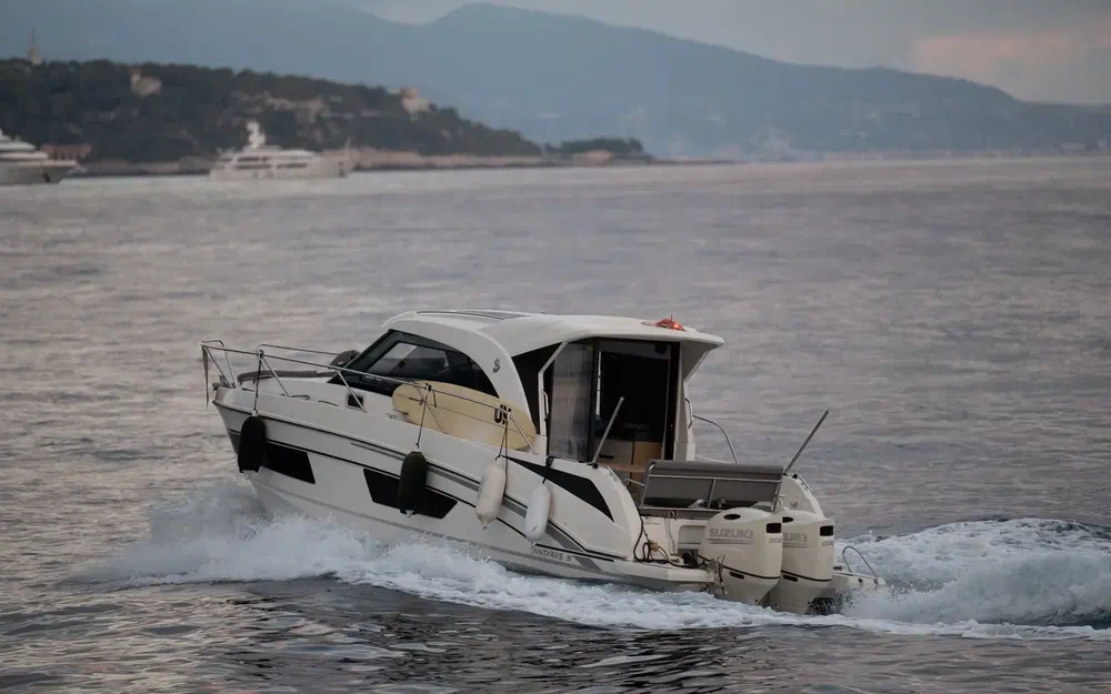 slider 2 Beneteau Antares Serie 9