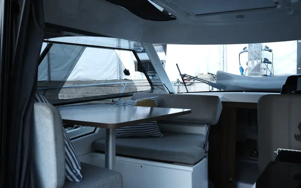 slider 4 Beneteau Antares Serie 9