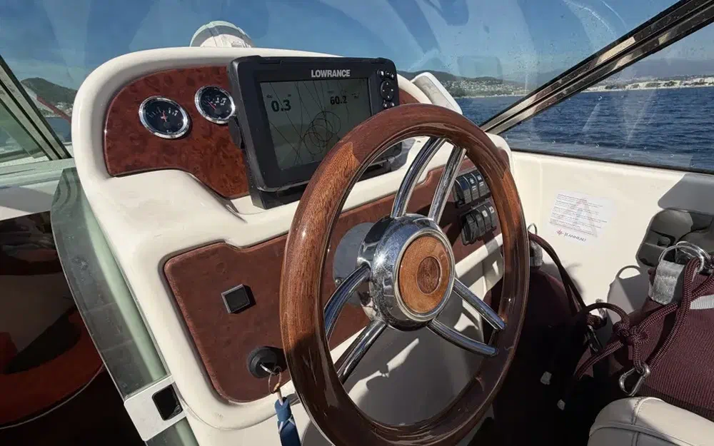 slider 12 Jeanneau Runabout 755