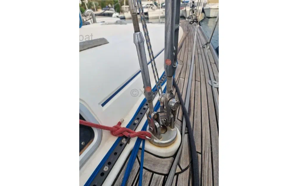 slider 4 Dufour 40 PERFORMANCE