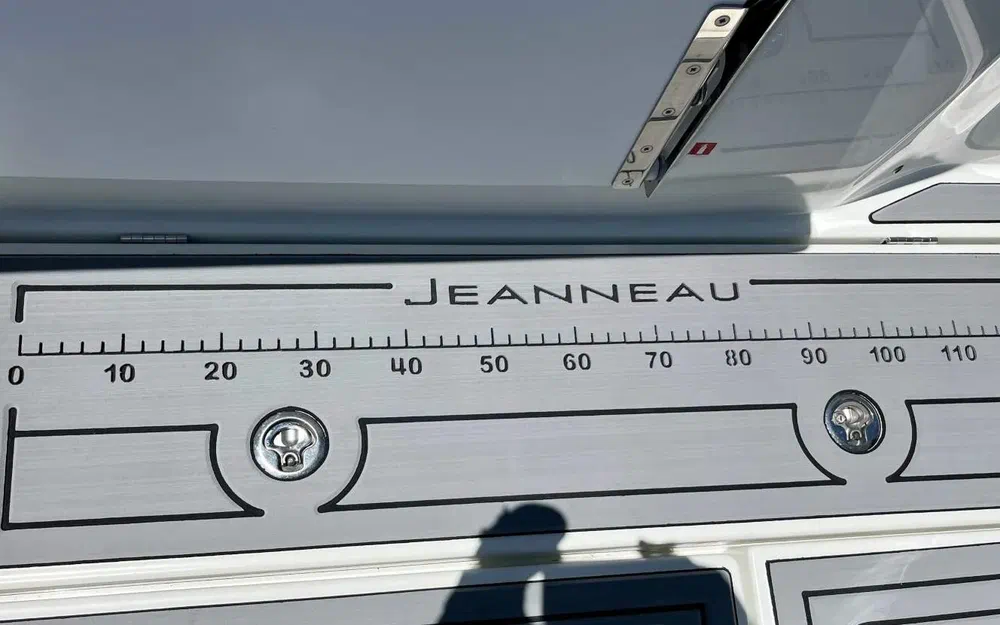 slider 11 Jeanneau Cap Camarat 7.5 CC Series 3