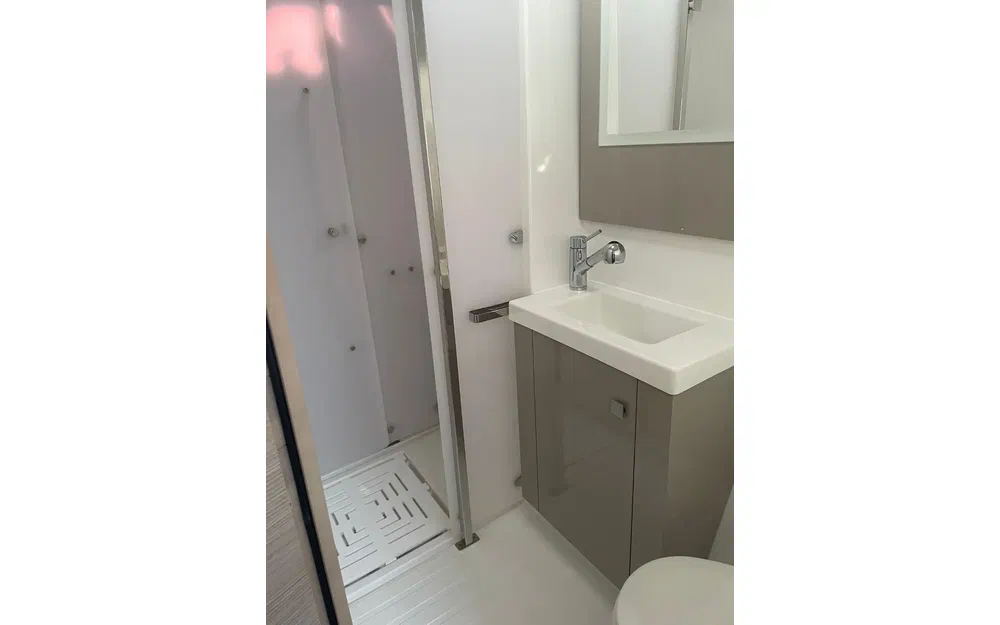 slider 14 Fountaine Pajot Astrea 42