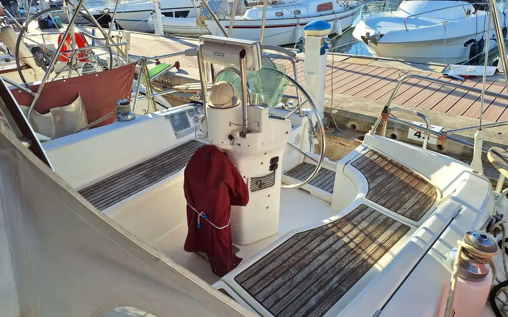 slider 1 Beneteau Oceanis 331 Clipper