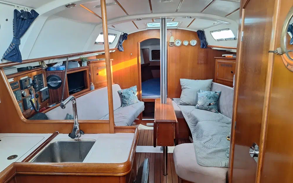 slider 2 Beneteau Oceanis 331 Clipper