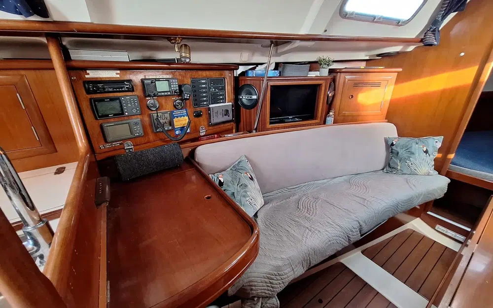 slider 4 Beneteau Oceanis 331 Clipper