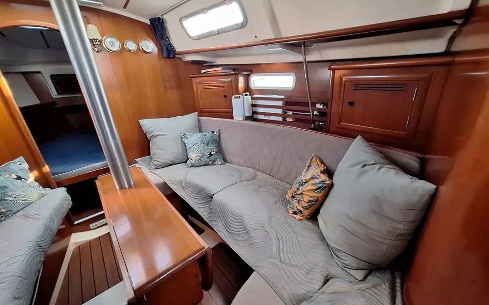 slider 6 Beneteau Oceanis 331 Clipper