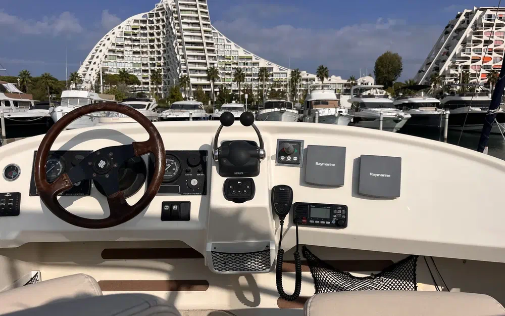 slider 11 Jeanneau Prestige 32 Fly