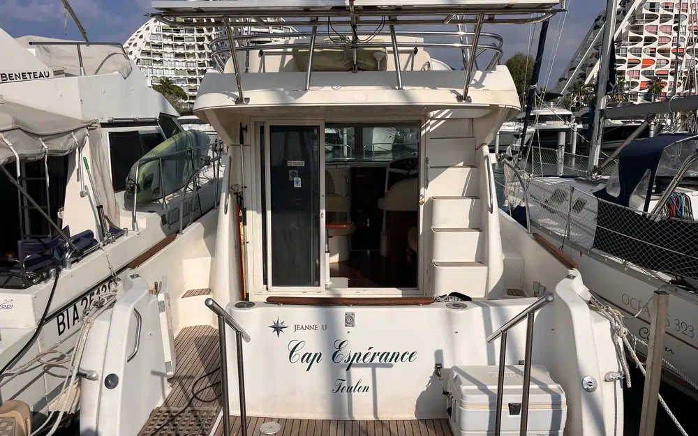 slider 1 Jeanneau Prestige 32 Fly