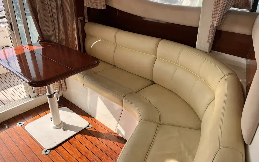slider 4 Jeanneau Prestige 32 Fly
