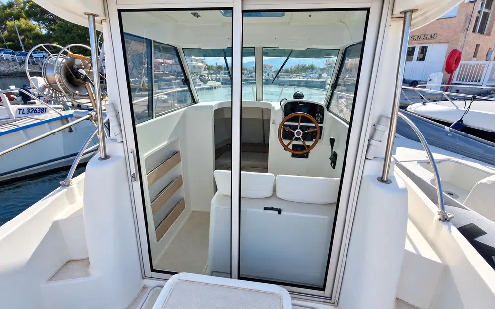 slider 6 Jeanneau Merry Fisher 635