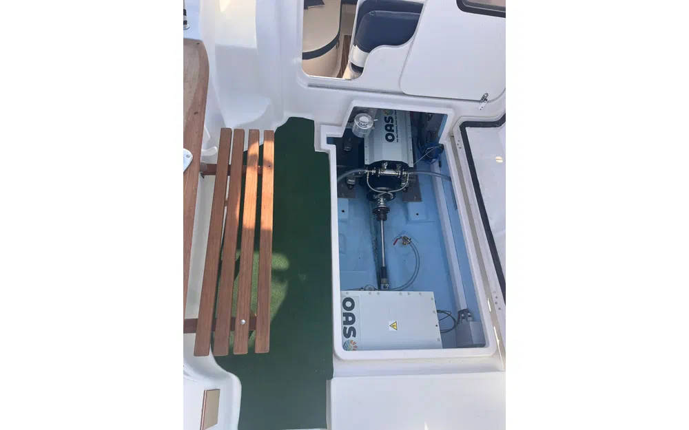 slider 5 Arvor 190