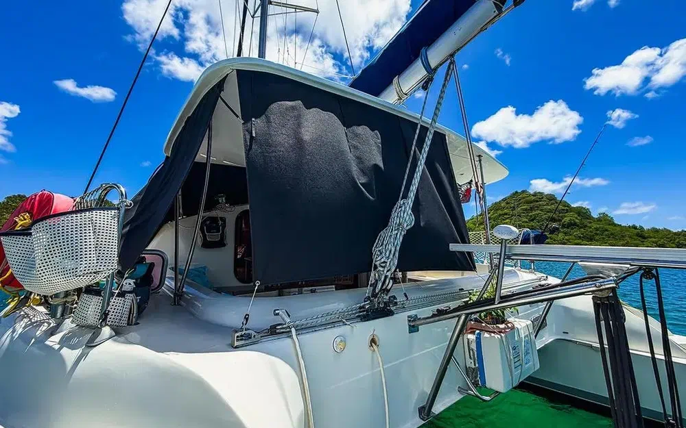 slider 9 Fountaine Pajot Athena 38