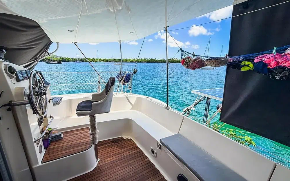 slider 10 Fountaine Pajot Athena 38