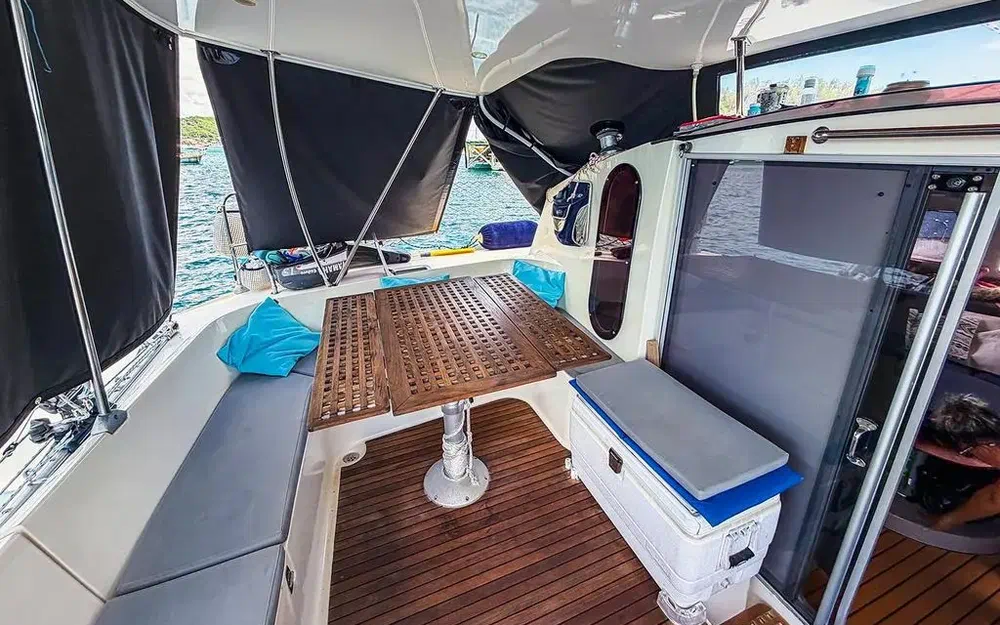 slider 11 Fountaine Pajot Athena 38