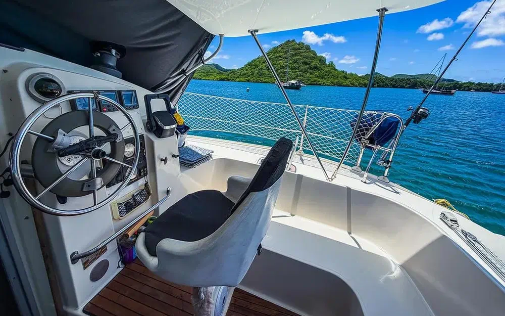 slider 12 Fountaine Pajot Athena 38