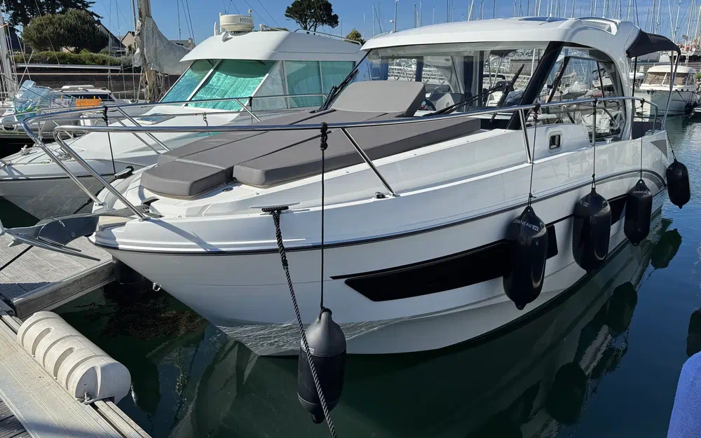 slider 1 Beneteau Antares 9 OB