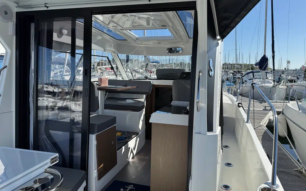 slider 8 Beneteau Antares 9 OB