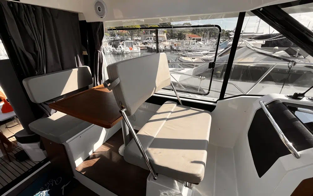 slider 10 Jeanneau Merry Fisher 895