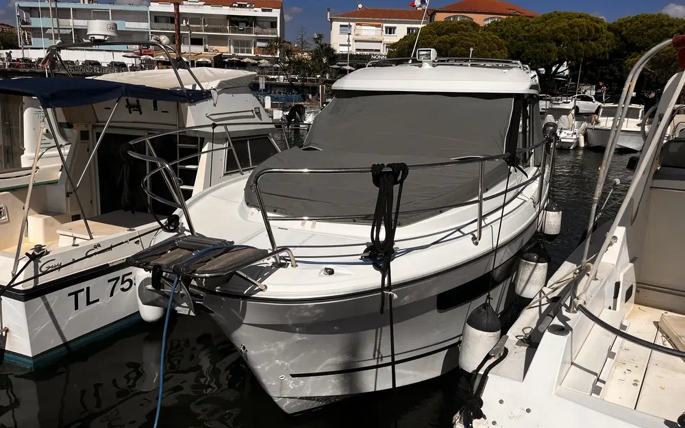 slider 1 Jeanneau Merry Fisher 895