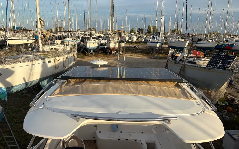 slider 7 Sessa Marine C30 Hard-Top