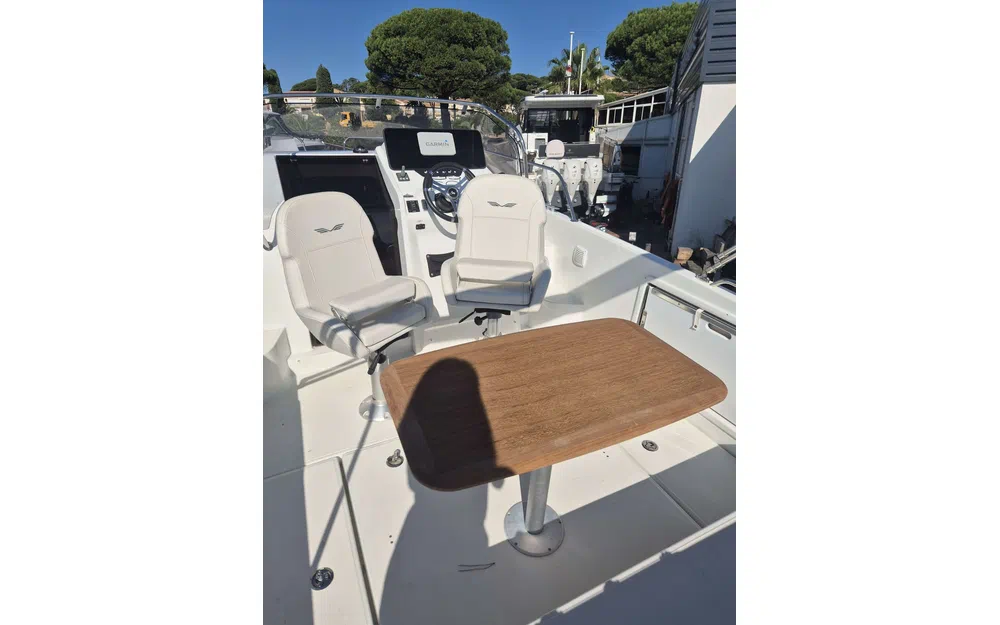 slider 4 Beneteau Flyer 8 SUNdeck