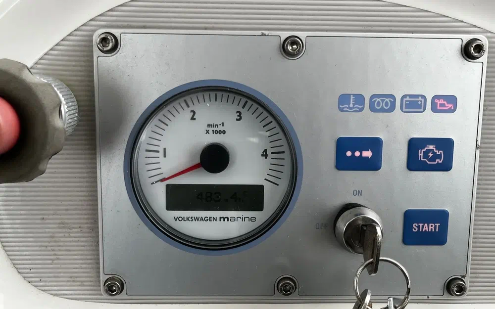 slider 10 Arvor 215
