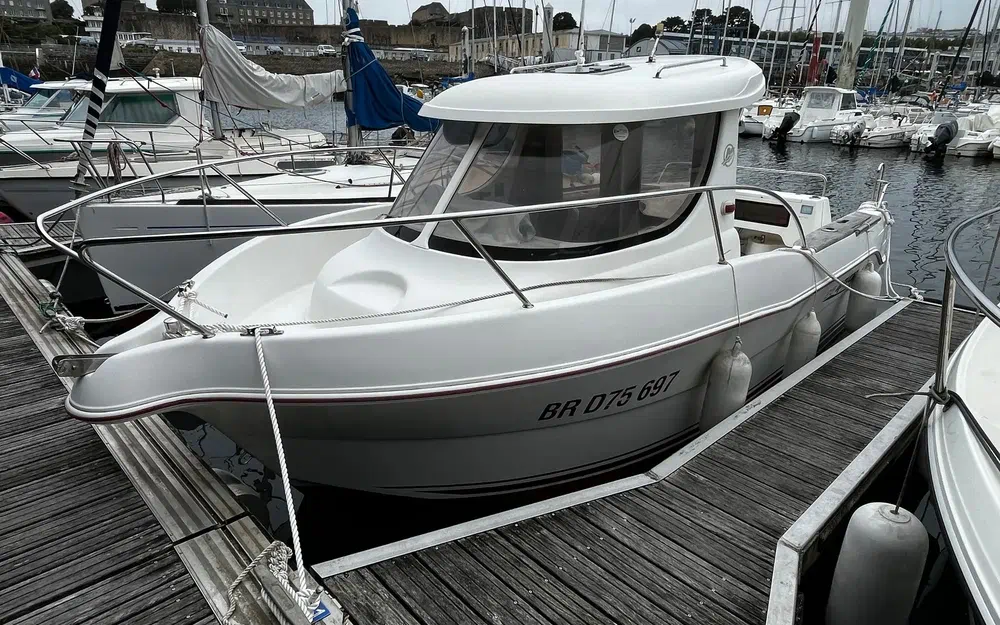 slider 2 Arvor 215