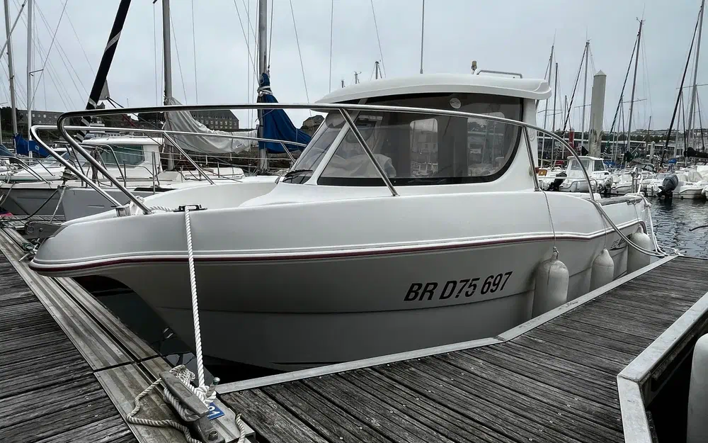 slider 3 Arvor 215
