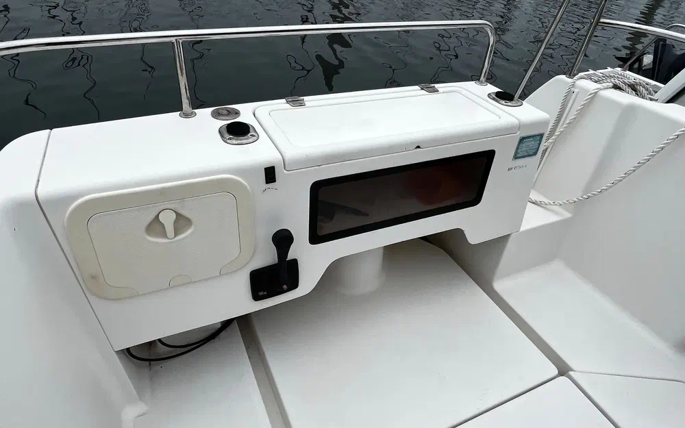 slider 7 Arvor 215