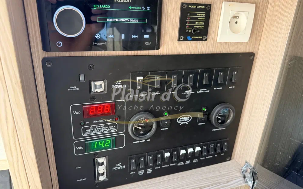 slider 33 Sessa Marine Key Largo 34