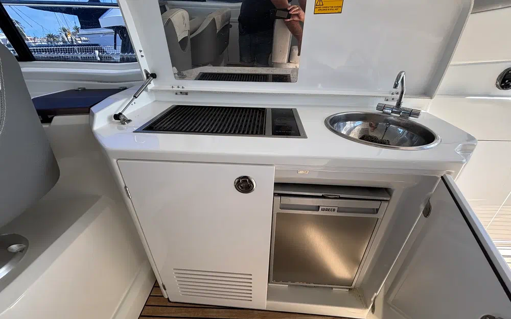 slider 9 Beneteau GT 44