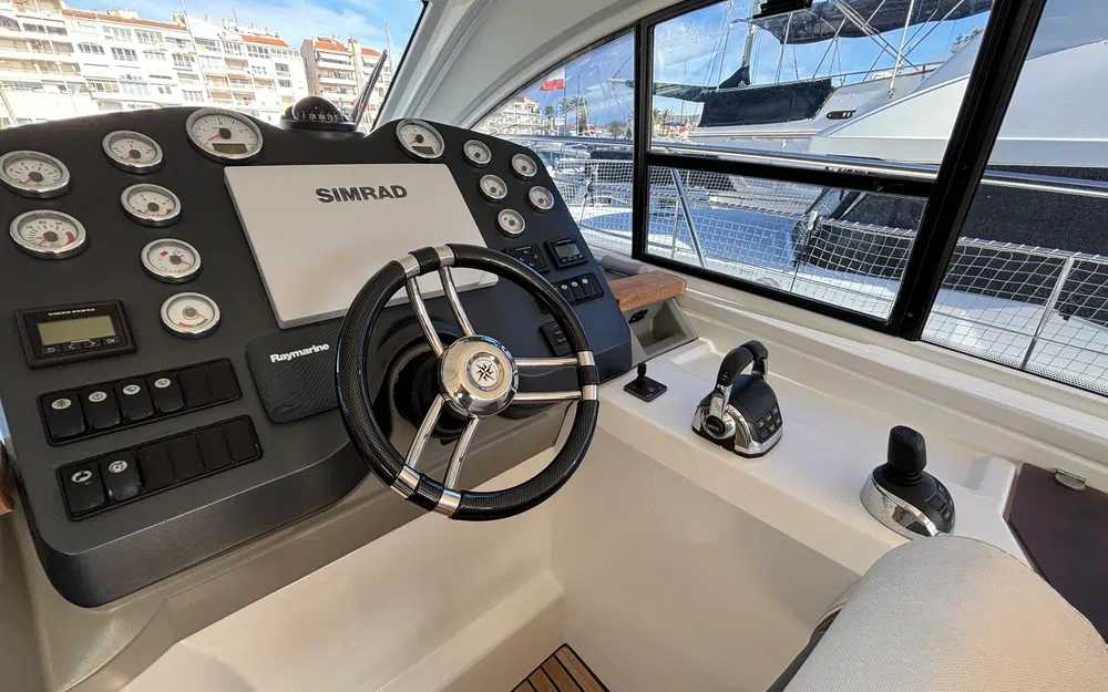 slider 12 Beneteau GT 44