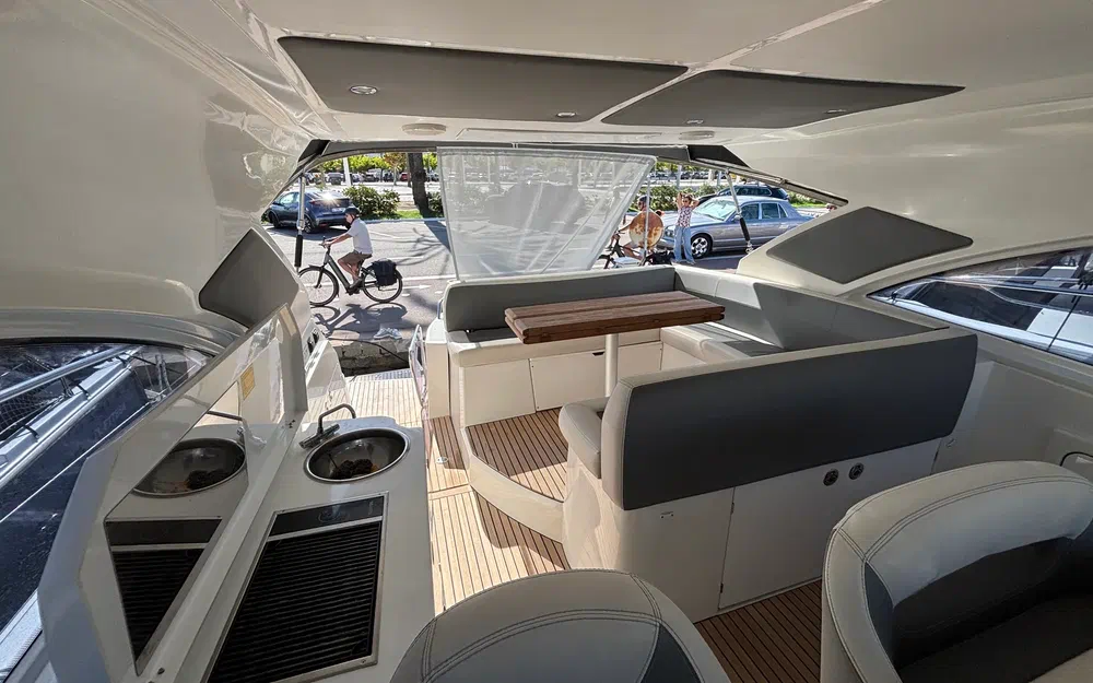 slider 13 Beneteau GT 44