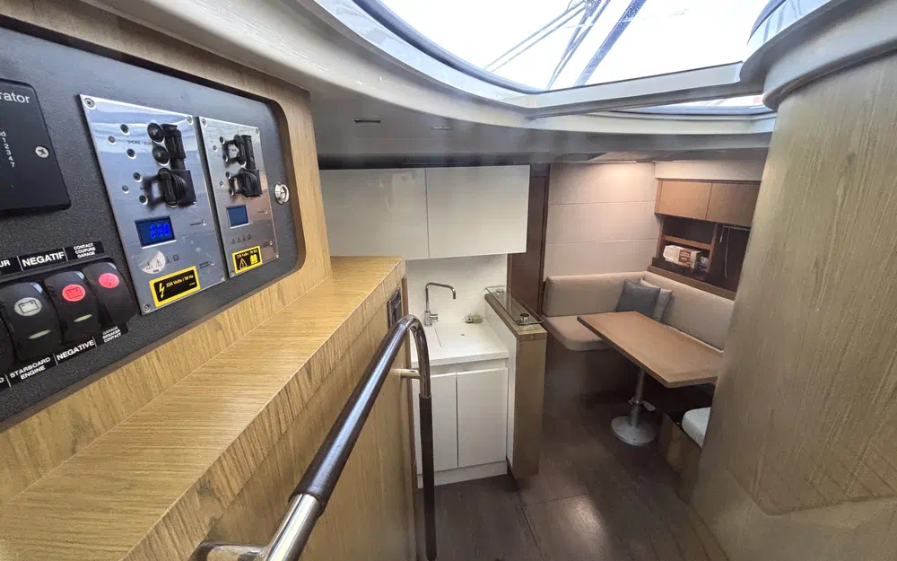 slider 14 Beneteau GT 44