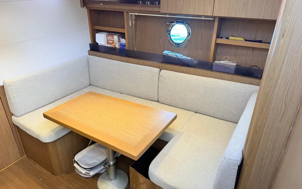 slider 15 Beneteau GT 44