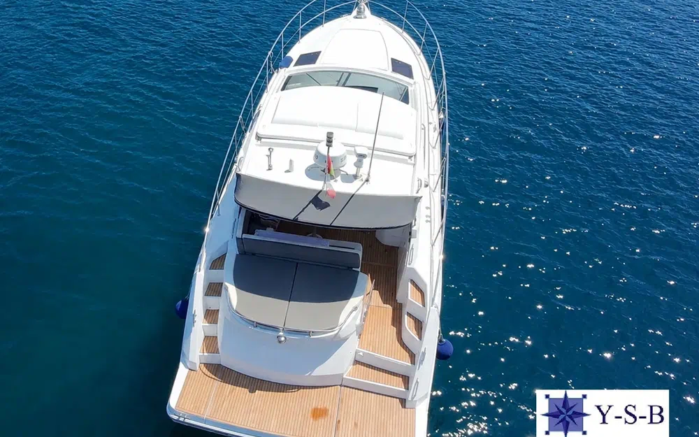 slider 1 Beneteau GT 44