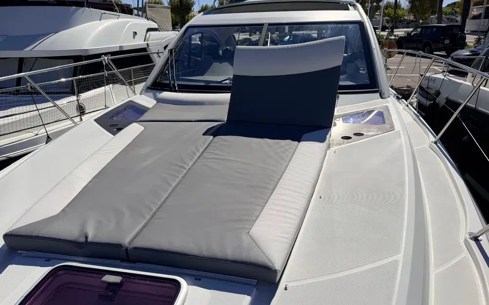 slider 5 Beneteau GT 44