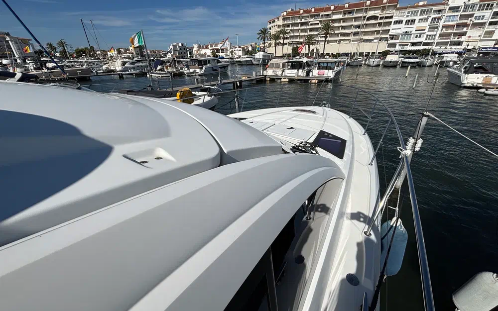 slider 4 Beneteau GT 44