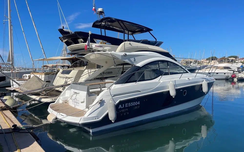 slider 0 Beneteau Flyer Gran Turismo 38