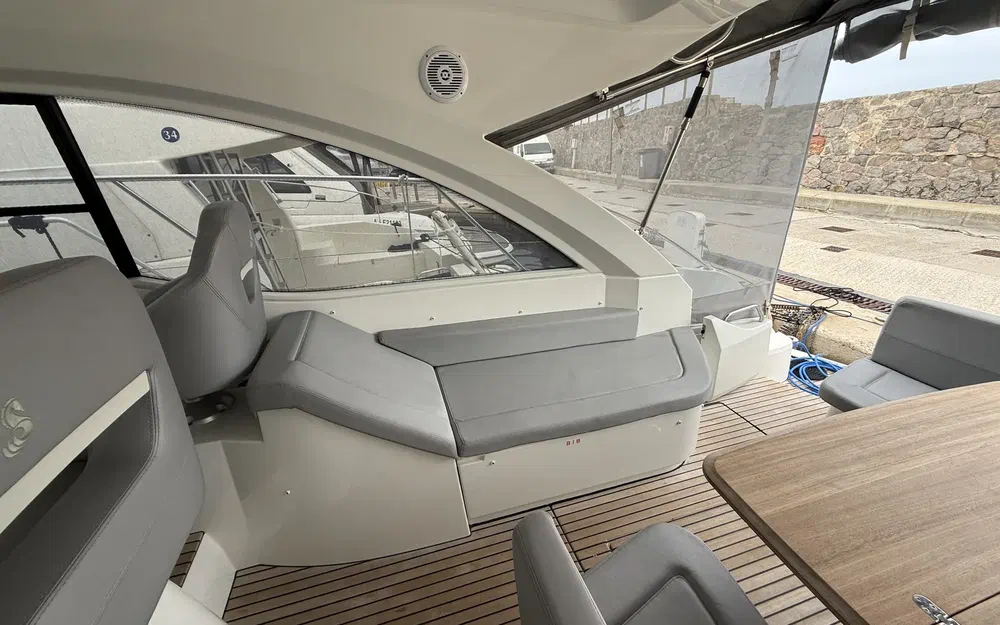 slider 11 Beneteau Flyer Gran Turismo 38