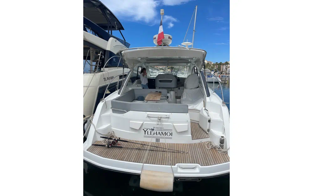slider 2 Beneteau Flyer Gran Turismo 38