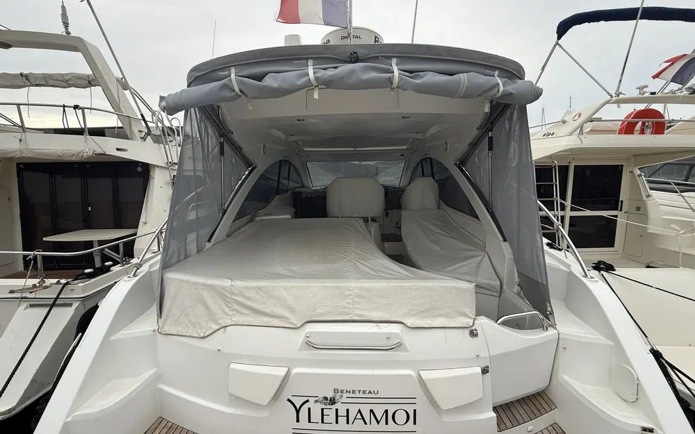 slider 4 Beneteau Flyer Gran Turismo 38